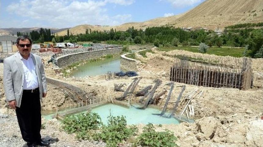 Başkan Eser K&ouml;pr&uuml; İnşatlarında İnceledi