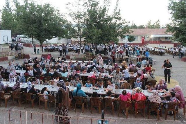 Yavuzeli Belediyesi’nden İftar Ve Şenlik