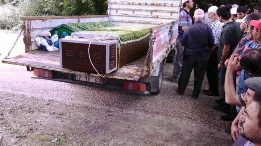 Kazada Yanarak &Ouml;len 3 Kişi Toprağa Verildi