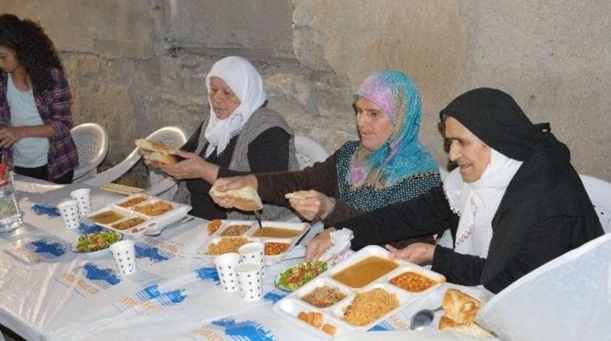 Apartman Sakinlerinin İftar Dayanışması