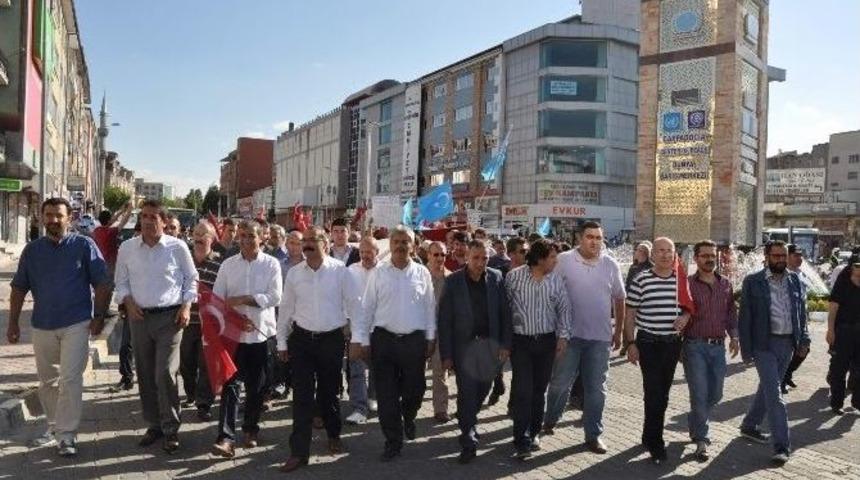 Nevşehir&rsquo;de Doğu T&uuml;rkistan İ&ccedil;in Protesto Y&uuml;r&uuml;y&uuml;ş&uuml;