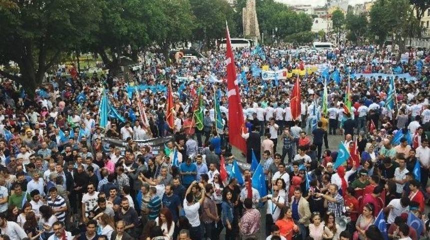 &Ccedil;inli Sanıp Koreli Turiste Saldırdılar