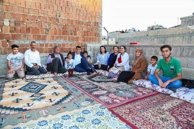 Başkan Fadıloğlu, Yardıma Muhtaç Ailelerin Dertlerine Ortak Oldu