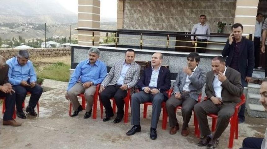 Ak Parti Genel Başkan Yardımcısı S&uuml;leyman Soylu, İftarını Kuzey Irak Sınırında A&ccedil;tı