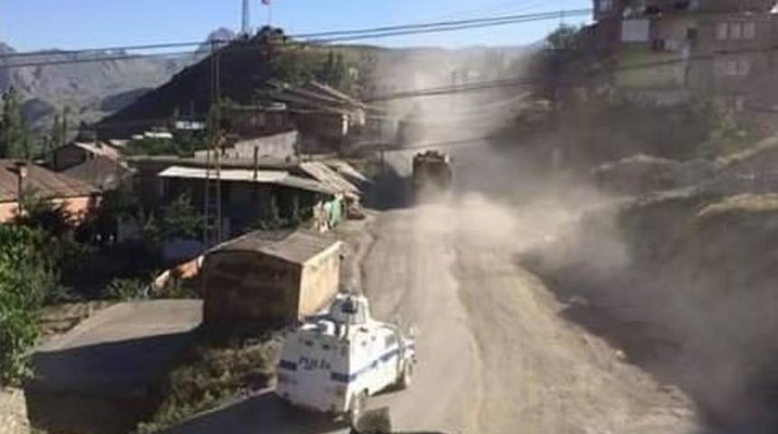 Mahalle Sakinlerinin Yol İsyanı