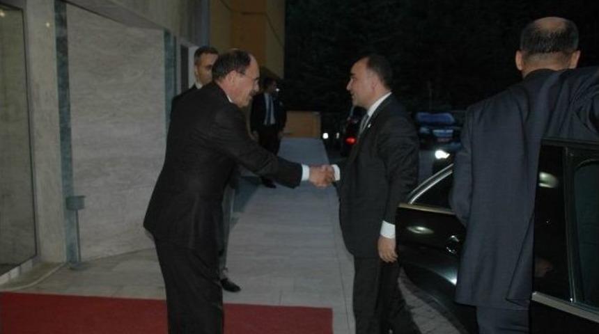 Vali G&uuml;naydın K&uuml;re&rsquo;de İftar Yemeğine Katıldı