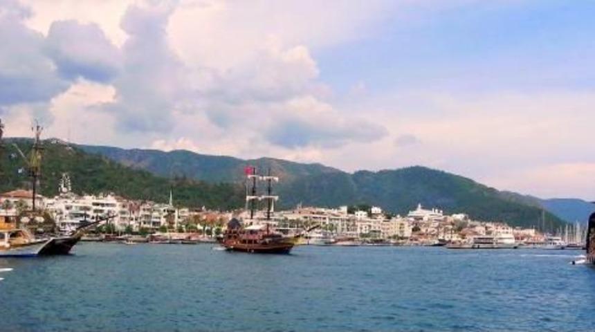Marmaris'te 'korsan' Kavgası