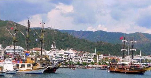 Marmaris'te 'korsan' Kavgası