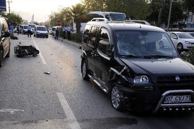 Otomobilin Çarptığı Motosiklet İkiye Bölündü: 1 Ölü