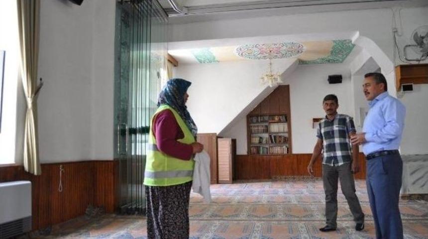 Seydişehir&rsquo;de Camiler Bayrama Hazırlanıyor