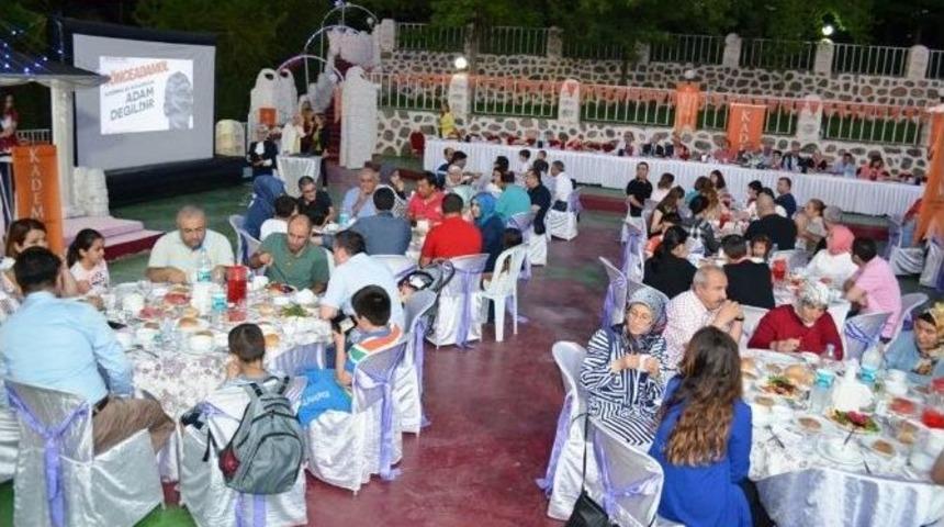 Vali Kam&ccedil;ı Ve Eşi Ayşe Kam&ccedil;ı Kadem&rsquo;in İftarına Katıldı