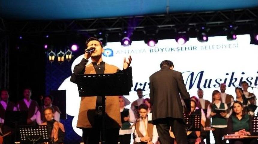 B&uuml;y&uuml;kşehir Şenliklerinde Maneviyat Ve Coşku Bir Arada