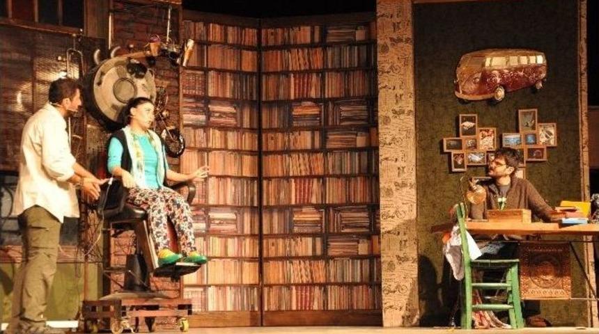 &lsquo;necmiq&rsquo; Tiyatroseverler İle Buluştu