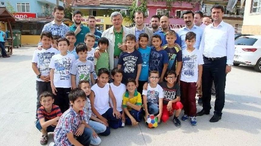 Başkan Karaosmanoğlu, T&uuml;gva&rsquo;nın Yaz Okulunu Ziyaret Etti