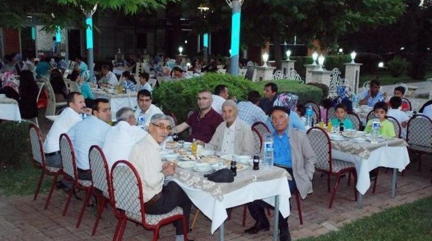 Şehit Aileleri Ve Gaziler İftarda Buluştu