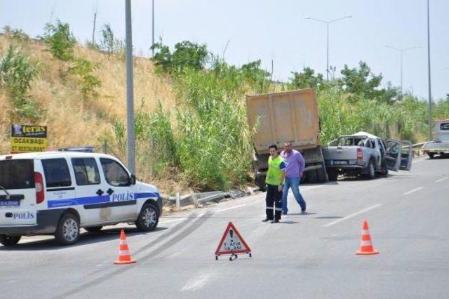 Akaryakıt Istasyonu Sahibi Kazada Öldü, Avukat Eşi Yaralandı