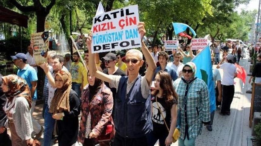 Doğu T&uuml;rkistan&rsquo;a Destek İ&ccedil;in Y&uuml;r&uuml;d&uuml;ler