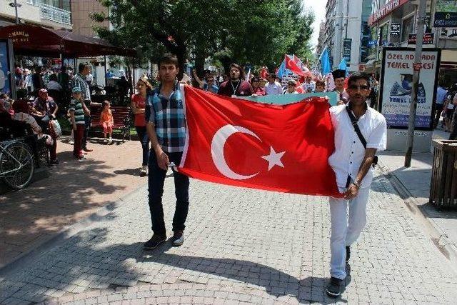 Doğu Türkistan’a Destek İçin Yürüdüler