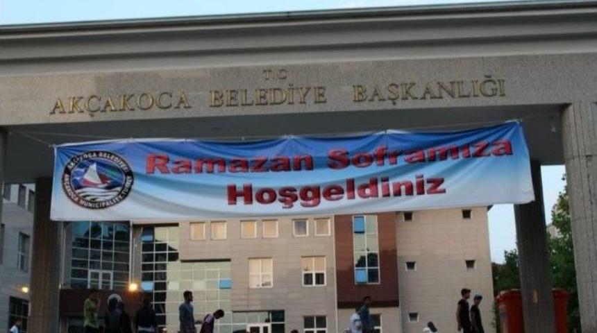 İftar Yemeğine Tasavvuf Sanat&ccedil;ısı M&uuml;rşit Kavurmacı Renk Kattı