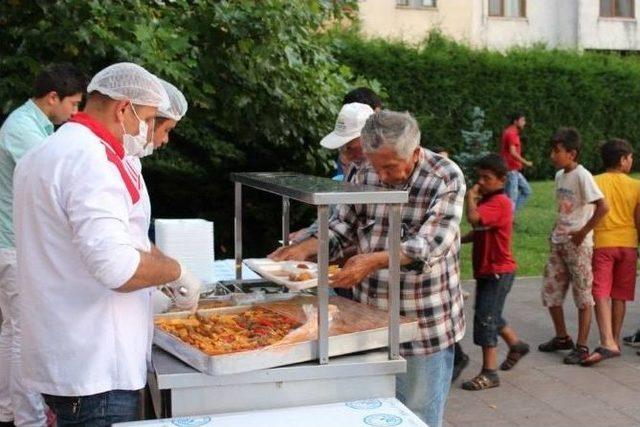 İftar Yemeğine Tasavvuf Sanatçısı Mürşit Kavurmacı Renk Kattı