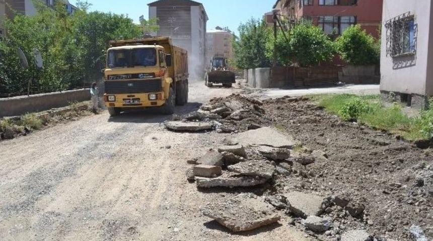 Muş&rsquo;ta Yol Yapım &Ccedil;alışmaları Başladı