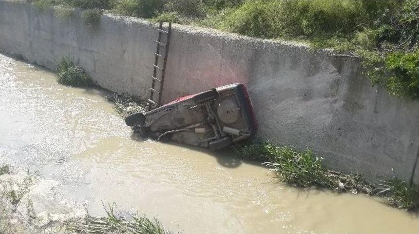 Otomobil Kanala U&ccedil;tu: 1 Yaralı