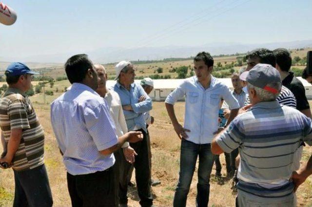 Elazığ'da Köylülerin Tavuk Çiftliği Eylemi