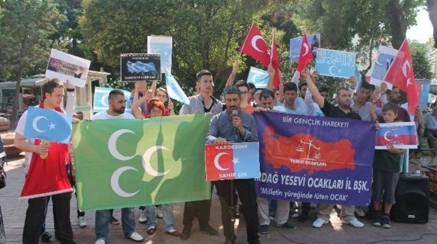Yesevi K&uuml;lt&uuml;r Ocakları Tekirdağ Şubesi &Ccedil;in&rsquo;i Protesto Etti