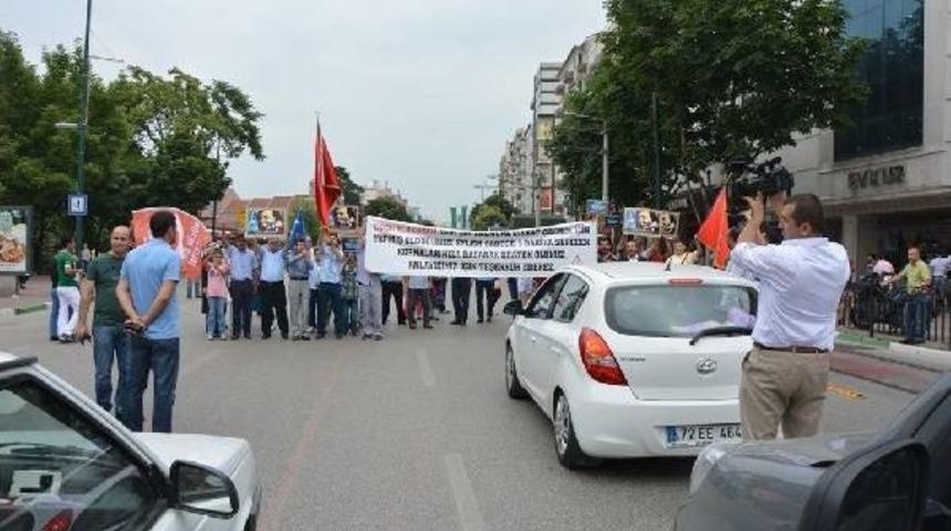 Bursa&rsquo;Da Alperenler'den Doğu T&uuml;rkistan Protestosu