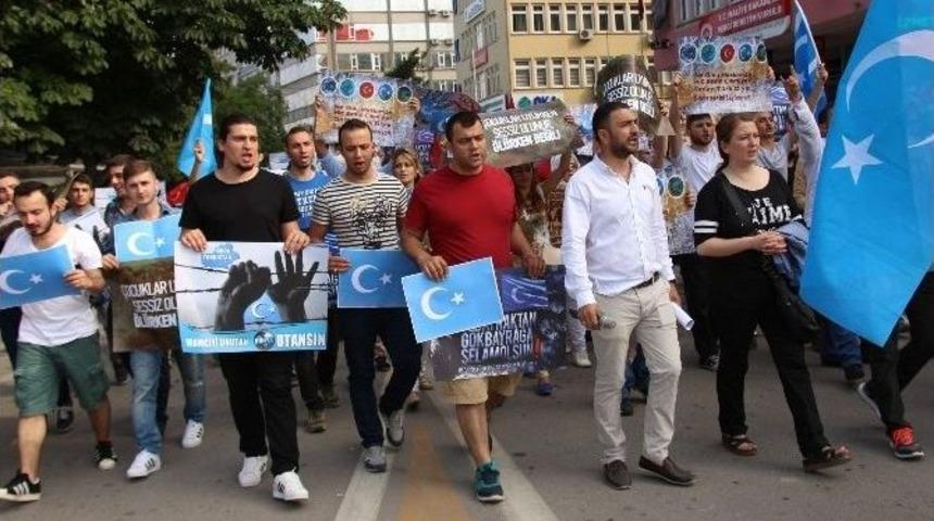 Samsunlular &Ccedil;in Zulm&uuml;ne Karşı Y&uuml;r&uuml;d&uuml;