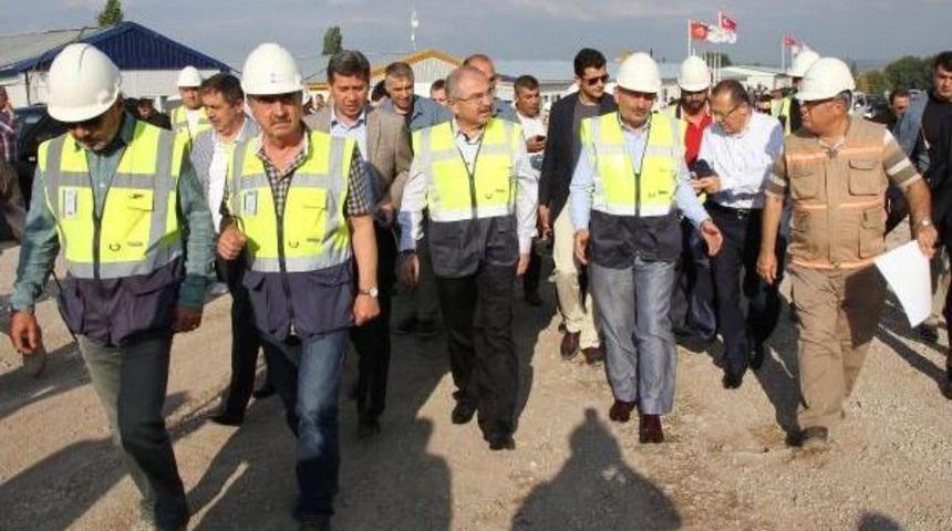 Bakan M&uuml;ezzinoğlu: T&uuml;rkiye'nin Temel Sorunu Reel Muhalefetin Olmaması