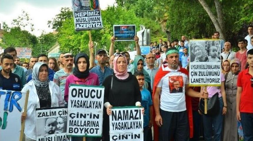 Doğu T&uuml;rkistanlı M&uuml;sl&uuml;manları Yalnız Bırakmadılar