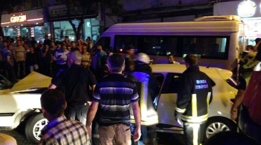 Bursa&rsquo;da Meydana Gelen Kazada Can Pazarı: 5 Yaralı