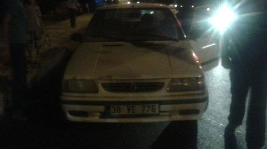 Park Halindeki Otomobil Alev Aldı