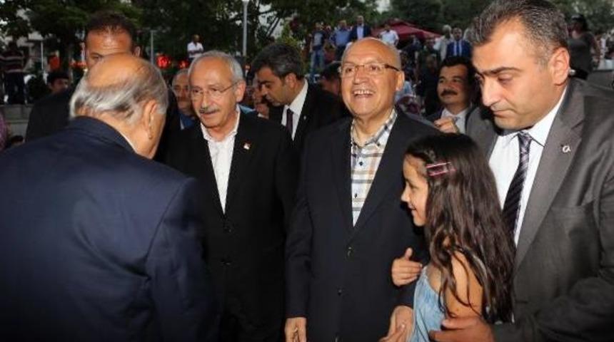 Kılıçdaroğlu, Yenimahalle'de Iftar Yaptı
