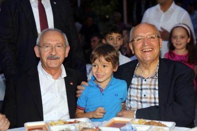 Kılıçdaroğlu, Yenimahalle'de Iftar Yaptı