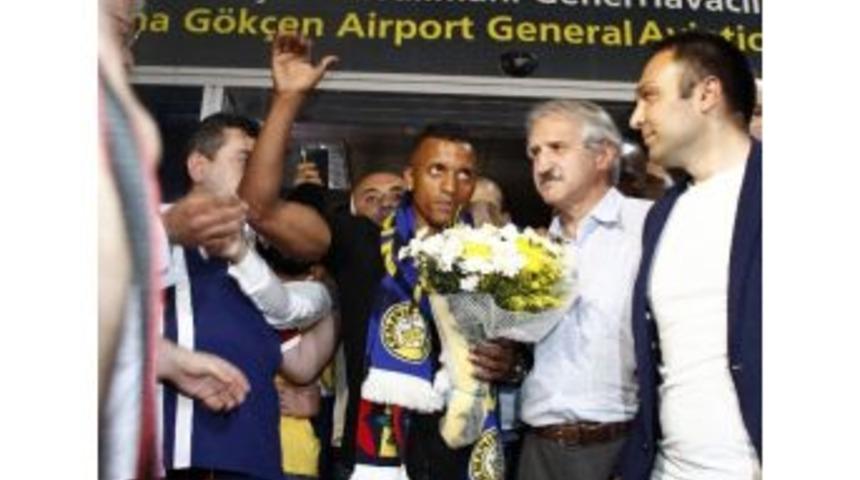 Luıs Nanı, Fenerbah&ccedil;e&rsquo;ye İmza Atıyor