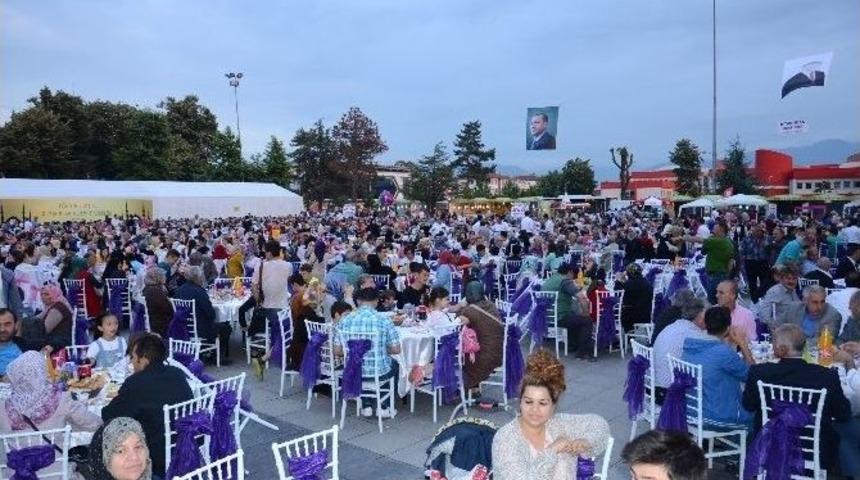 6 Bin Kişilik Dev İftar