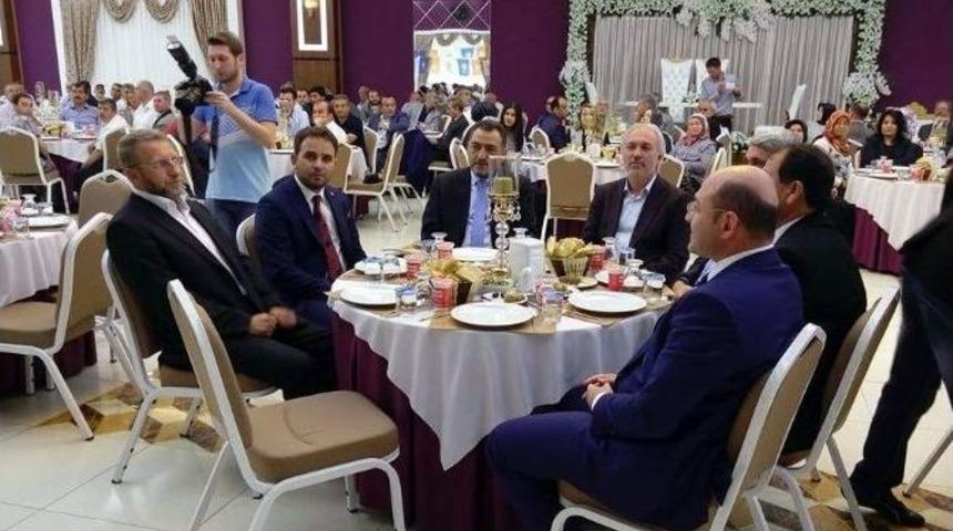 Ak Parti&rsquo;den İftar