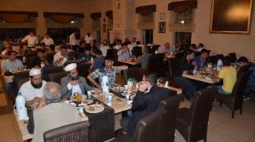 Nevşehir İl M&uuml;ft&uuml;l&uuml;ğ&uuml; Ve Diyanet Vakfı Nevşehir Şubesi&rsquo;nden İyilik Sofrası