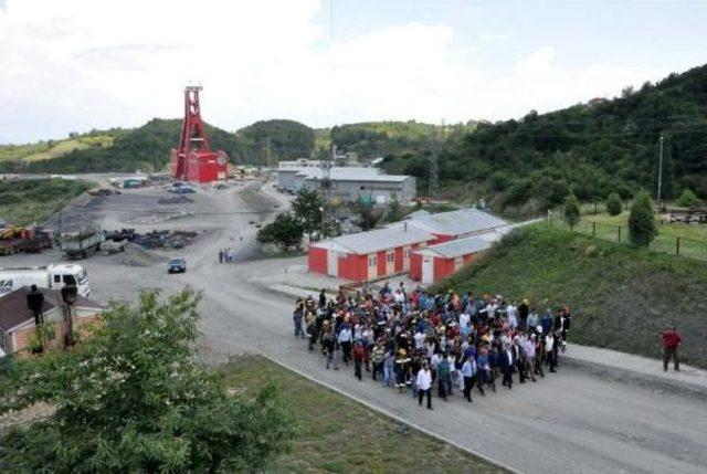 Madenci, En Az Iki Asgari Ücret Için Iş Bıraktı