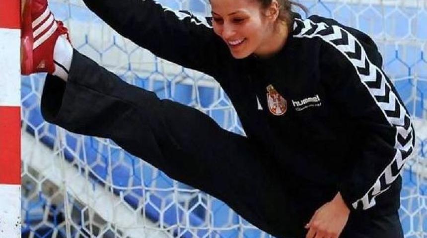 Genç Uşakspor Kadın Hentbol Takımına Sırp Kaleci