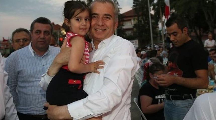 Başkan Zolan, İftarda Vatandaşlarla Buluştu