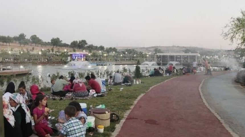 Şahinbey&rsquo;in Parkları Dolup Taşıyor