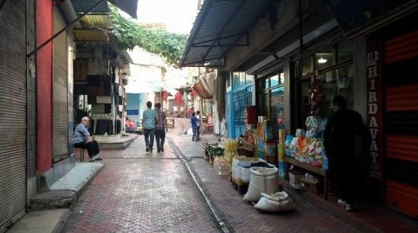 &Ccedil;arşı Esnafı İş Yapamamaktan Şikayet&ccedil;i