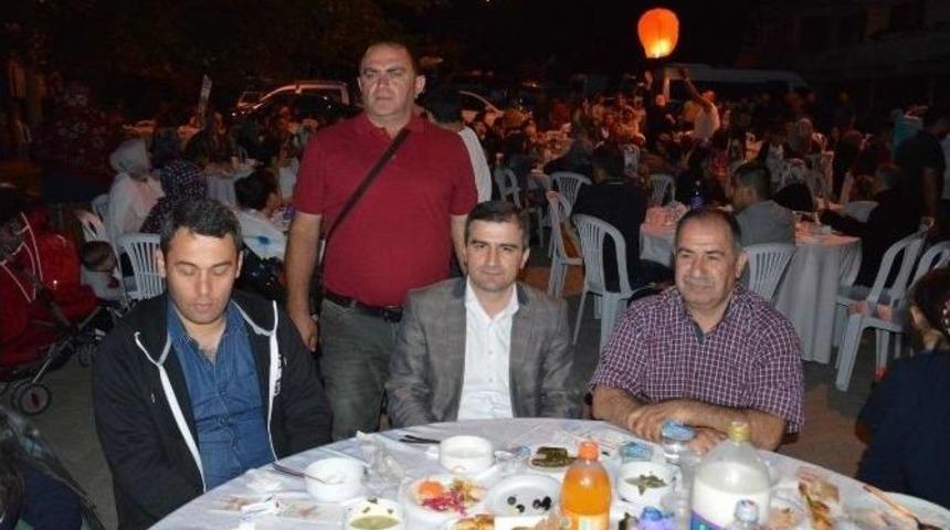 Yenice K&ouml;y&uuml; Muhtarından &Uuml;&ccedil; Bin Kişiye İftar Yemeği