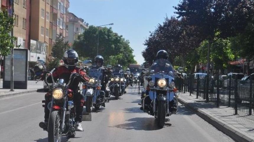Chopper Motosiklet Kul&uuml;b&uuml; &Uuml;yeleri Niğde&rsquo;de Tur Attı
