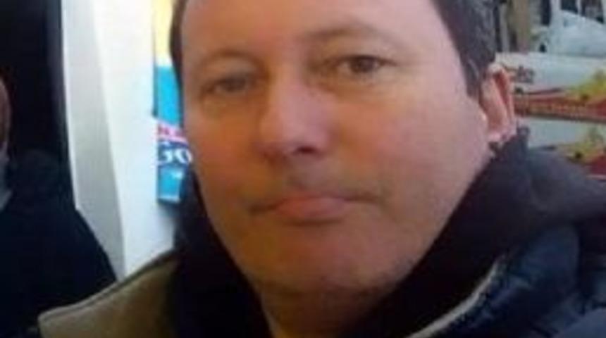 Halı Sahada Gece Yarısı Futbol Oynarken Kalp Krizi Ge&ccedil;irip &Ouml;ld&uuml;