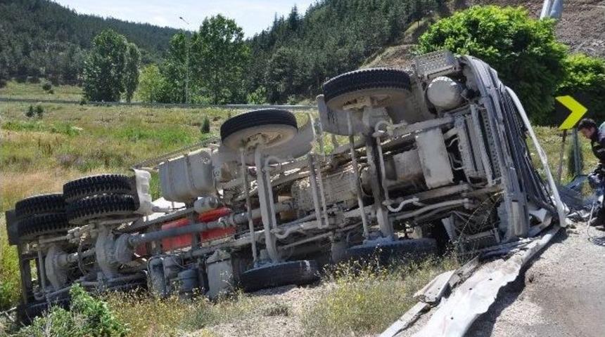 Boz&uuml;y&uuml;k&rsquo;te Trafik Kazası