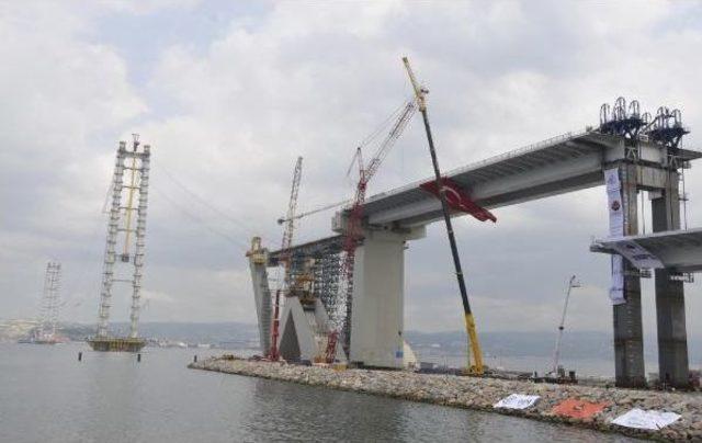 Mammoth Deck Mounted On İzmit Bay Bridge In Turkey